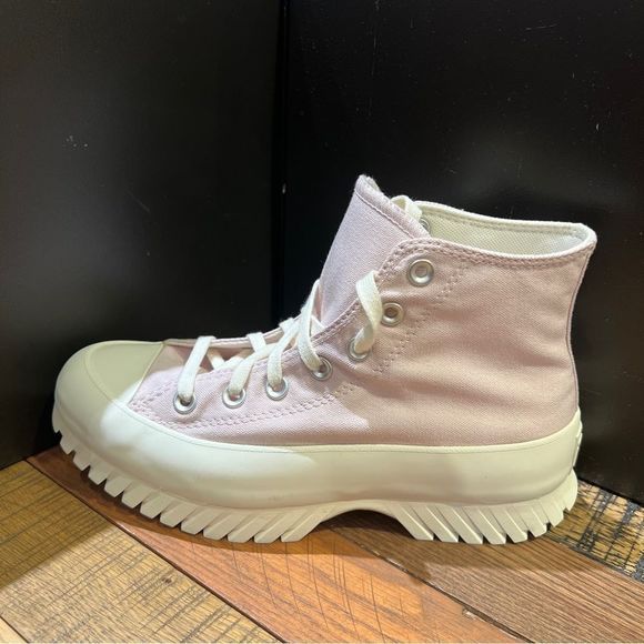 NEW Converse Chuck Taylor All Star Lugged 2.0 Platform High Barely Rose Women’s - Picture 3 of 4